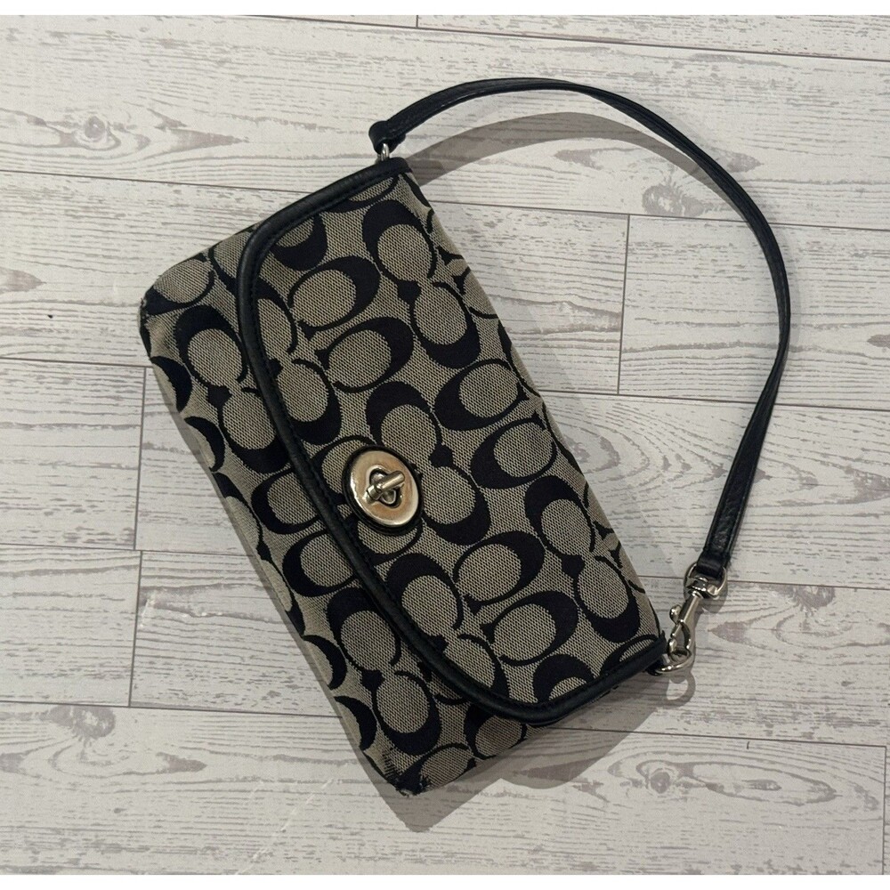 COACH PARK SIGNATURE LARGE FLAP WRISTLET BLACK & GRAY PEWTER 8.5x5